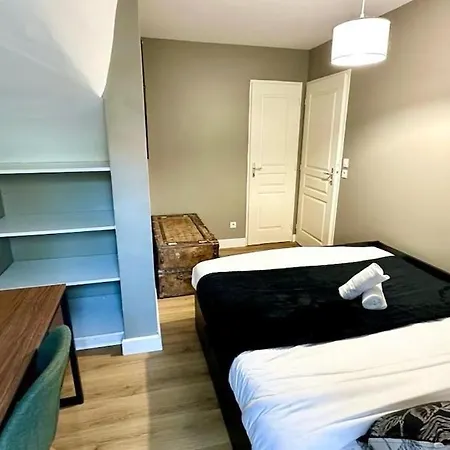 Genin - 2 Bedrooms - 5 Center & Parking *
